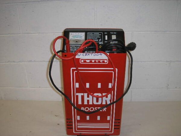 CHARGEUR ET DEMARREUR DE BATTERIE 12 V ET 24 V <div hidden>AU_CBAT004</div>