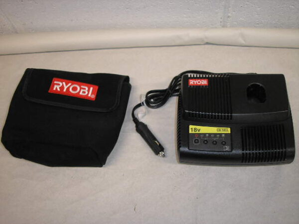 CHARGEUR BATTERIE 12VOLTS / 7,2-18 VOLTS <div hidden>AU_CBAT005</div>