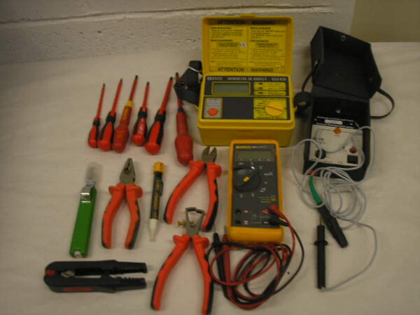 ENSEMBLE ELECTRICIEN <div hidden>TE_MESU001</div>